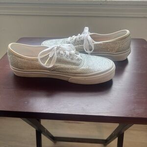 VANS Off The Wall Women's Silver Glitter Canvas Sneakers
Lightweight Size 9